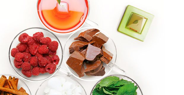We searched the globe for its most inspired ingredients: intoxicating cinnamon, rich cacao beans and luscious raspberries. Naturally sweet, nearly calorie-free and filled with antioxidants.