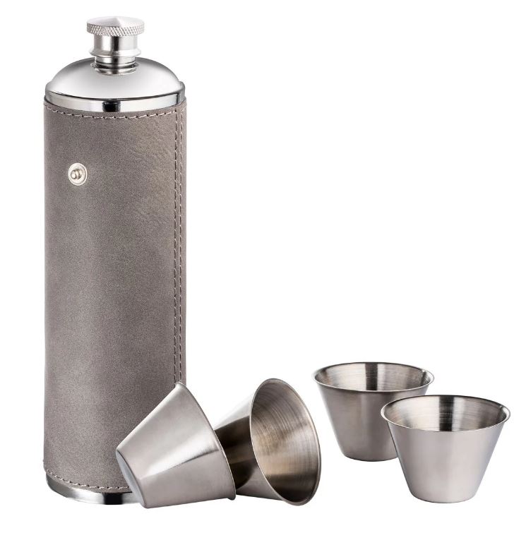 Bottle-shaped hip flask with 4 cups and logo
