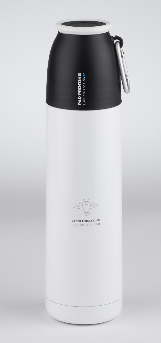 Thermos with carabiner and logo
