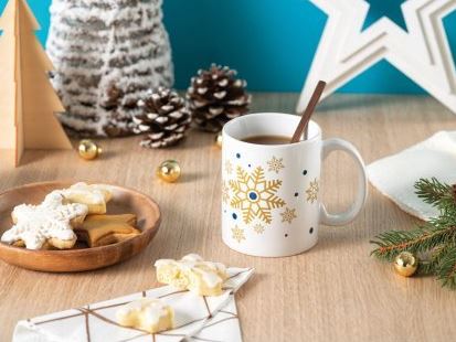 Ceramic mug with Snowflakes and gift box