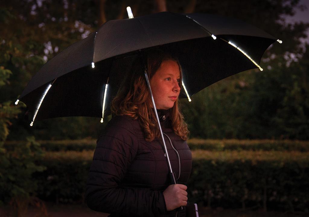 Manual open/close LED umbrella